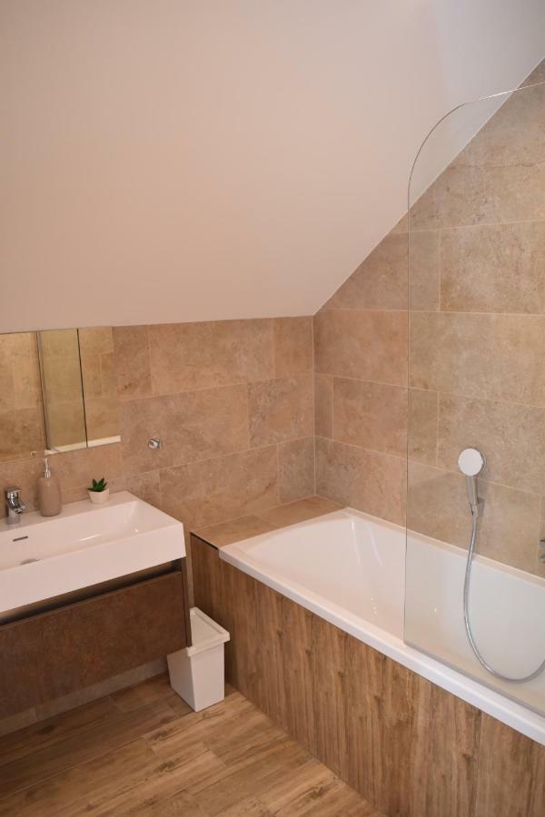 Fenyo Apartman Miskolctapolca Bagian luar foto